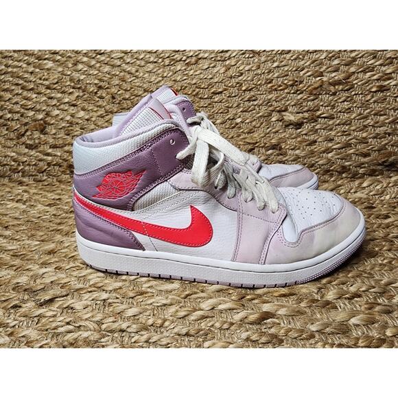 Nike Air Jordan 1 Mid Valentine's Day Womens 10.5 Basketball DR0174-500 Athletic - Picture 2 of 10